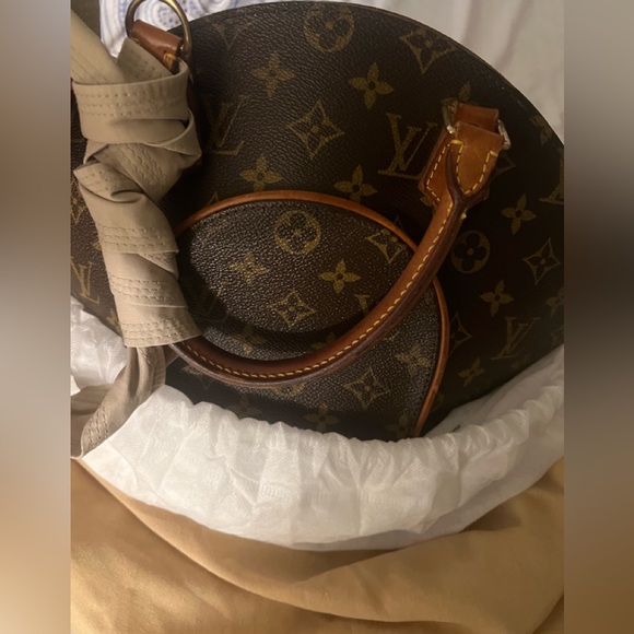 Louis Vuitton Ellipse Pm monogram hand bag 👍🔥🌹🥰 - Picture 1 of 12